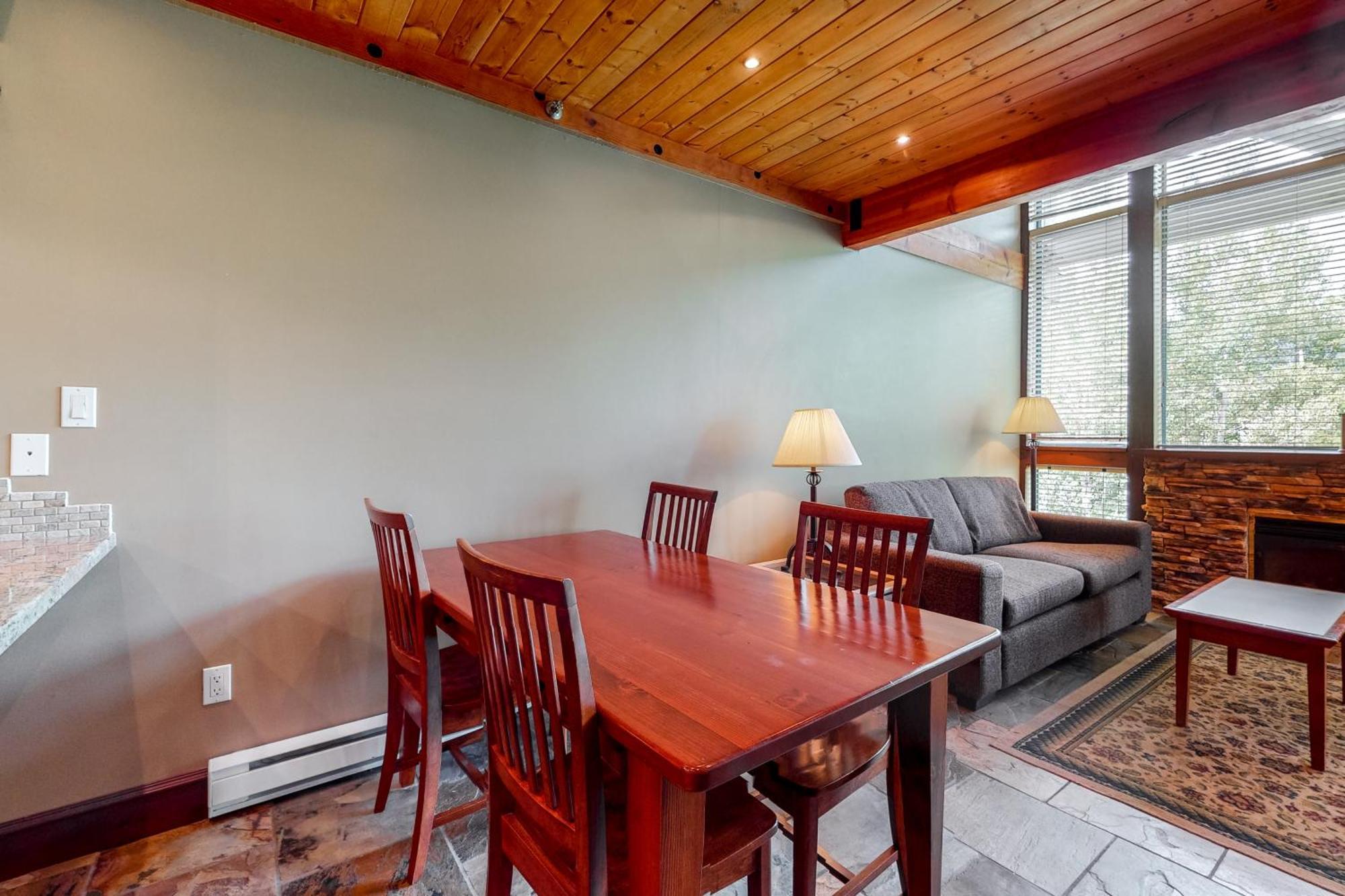 Greystone Lodge ウィスラー 部屋 写真